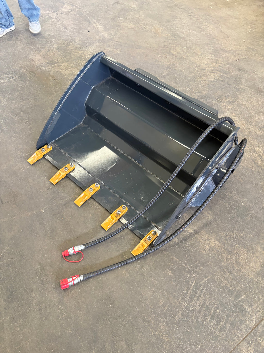 Mini Skid Hydra Bucket