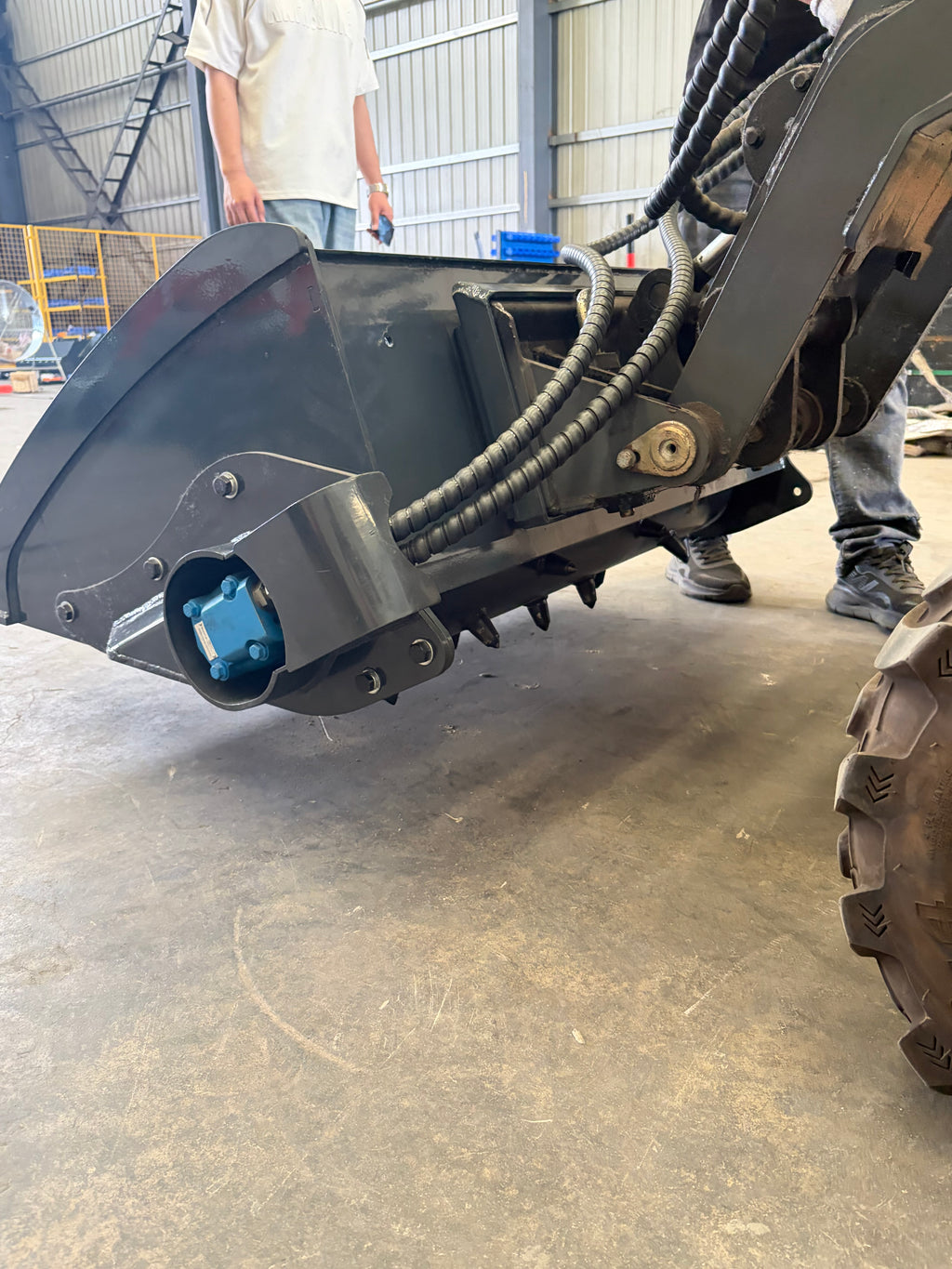 Mini Skid Hydra Bucket